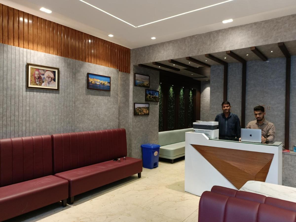 Hotel Vrinda Inn Udaipur Kültér fotó