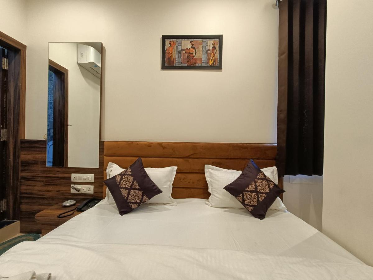 Hotel Vrinda Inn Udaipur Kültér fotó