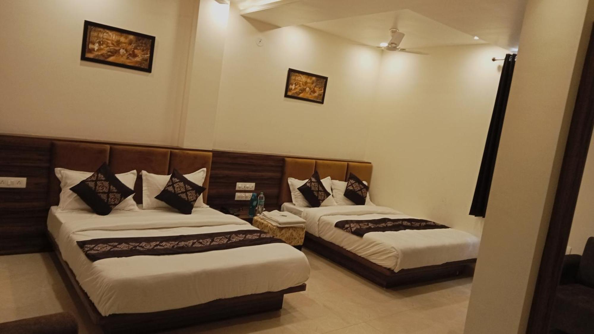 Hotel Vrinda Inn Udaipur Kültér fotó