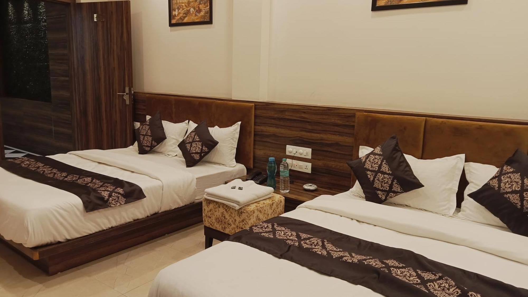 Hotel Vrinda Inn Udaipur Kültér fotó