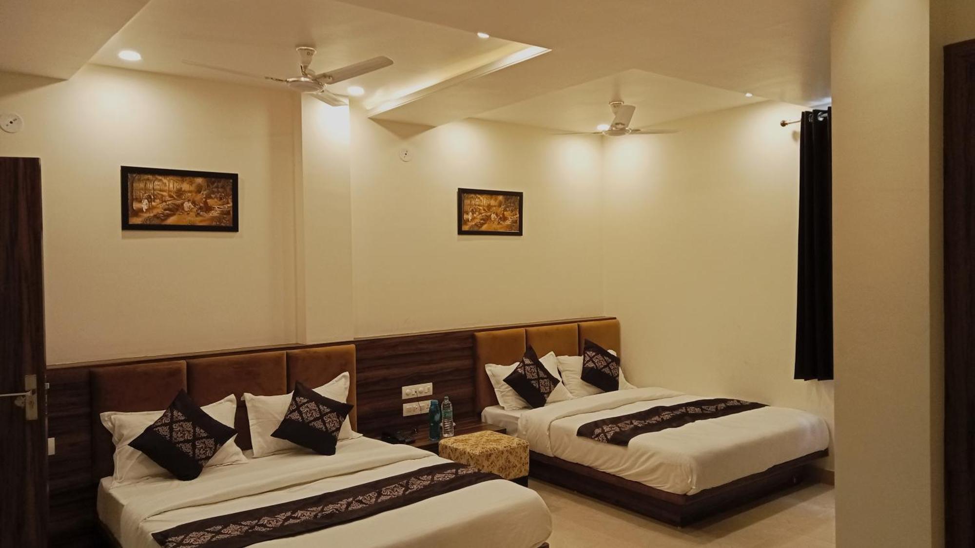 Hotel Vrinda Inn Udaipur Kültér fotó
