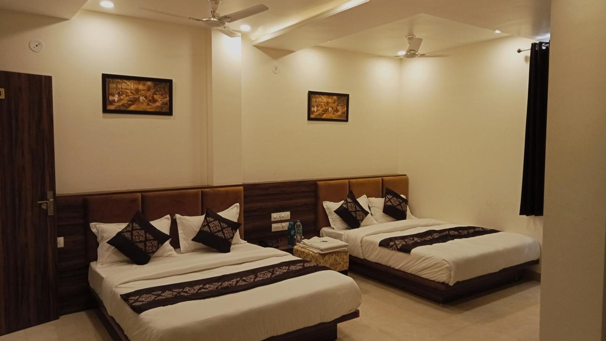 Hotel Vrinda Inn Udaipur Kültér fotó